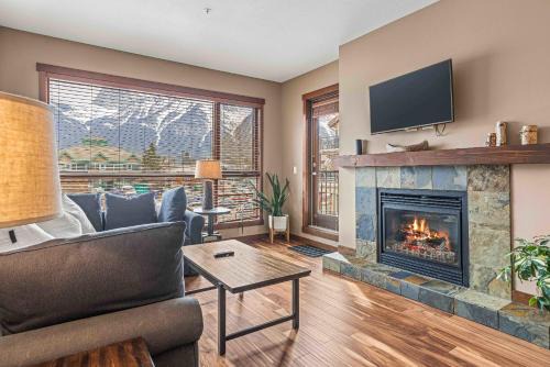 Town Centre Casa | Best Views of Canmore - 2Bed 2Bath