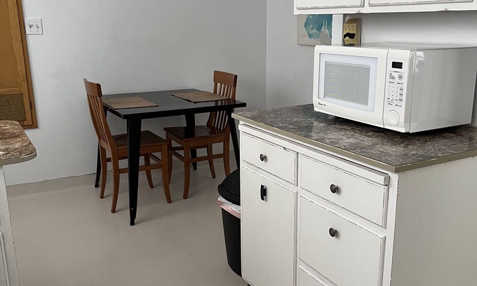 Pocatello Apartamento | ¡La mejor ubicación para caminar / andar en bicicleta en la ciudad!