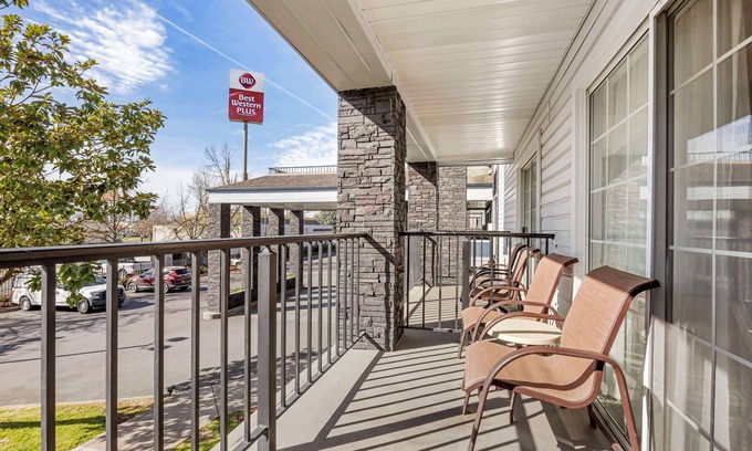 Springfield Hotel | Best Western Plus Grand Manor Inn