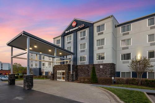 Donelson Hotel | Best Western Plus Nashville Airport Hotel - BNA