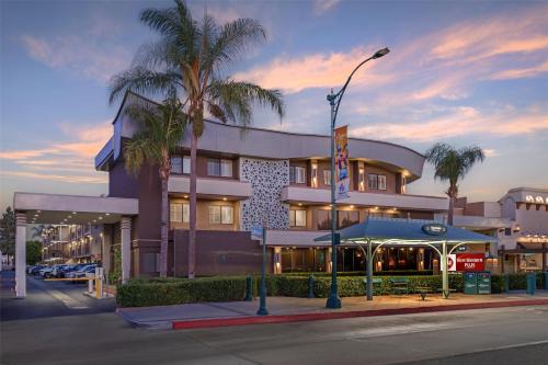 Anaheim Resort Hotel | Best Western Plus Park Place Inn - Mini Suites