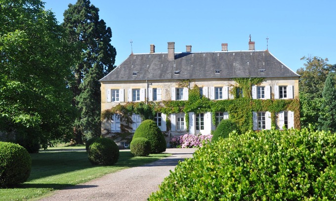 Nolay Casa | Entre Loire y Morvan, el encanto discreto del castillo de Prunevaux