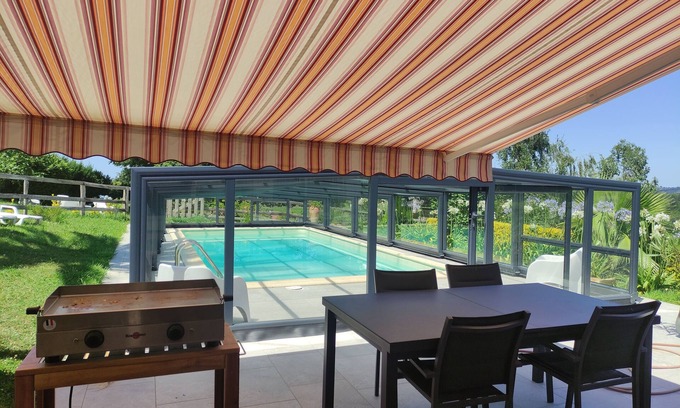 Itxassou Apartamento | Between sea and mountains 3-star gîte 54m², swimming pool, garden