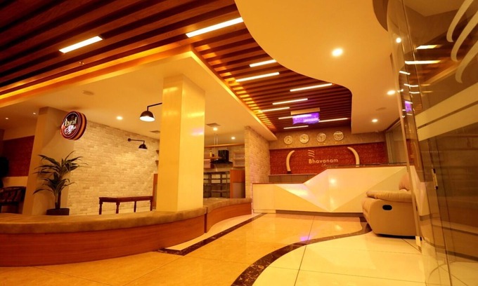 Kuppaayil Hotel | Bhavanam Regency