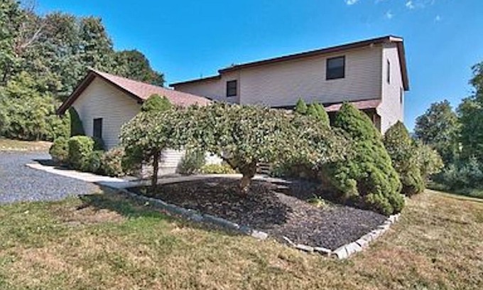 Saylorsburg Casa | Big and Spacious 4 bed, 4 bath near Camelback. HOT TUB, PRIVATE OUTDOOR POOL