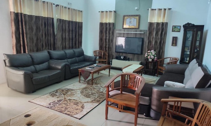 Taman Seri Bayu Villa | Big Banglo Homestay