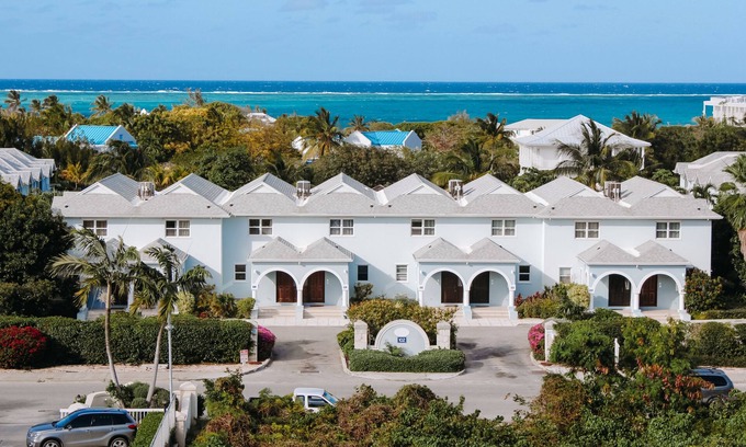 The Bight Casa | ¡Bibelot! Sofisticación y comodidad en Turtle Cove