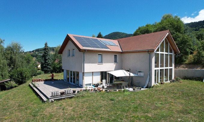 Saint-Martin-d'Uriage Villa | Bioclimatic family home near Chamrousse and Uriage spa