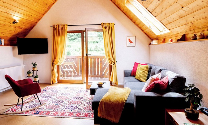 Darstein Casa | birds-nest holiday home palatian forest balcony wood stove