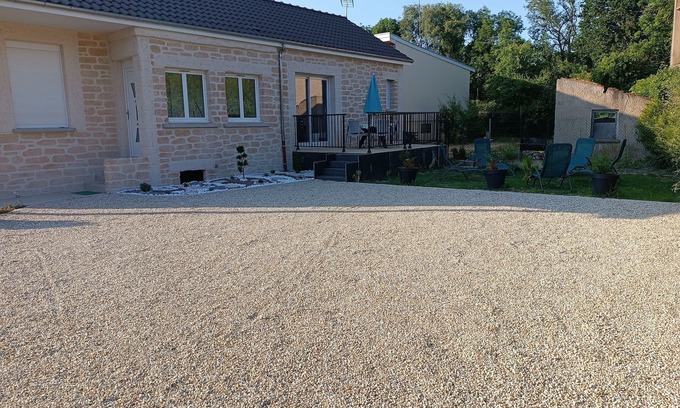 Troyes Casa | Birdsong