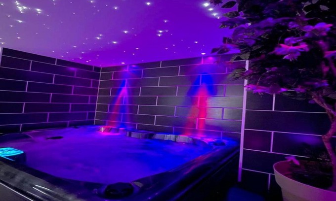 Guesnain Apartamento | BLŌM Suite romantique avec spa privatif & salle de massage