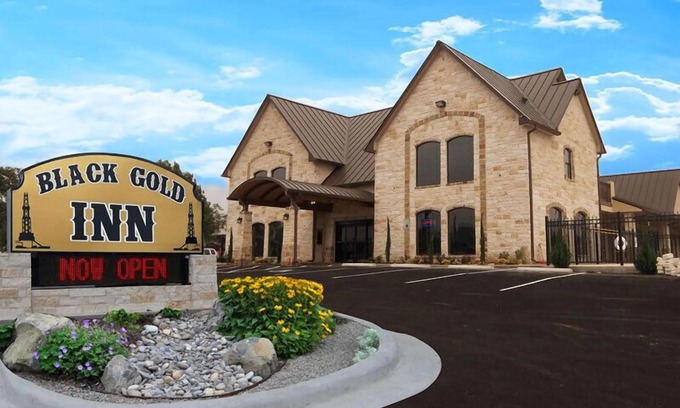 Sweet Home Hotel | Black Gold Inn