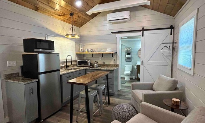Bryson City Casa | Blissful Nook Tiny Home ~ Cozy Retreat w/Hot Tub; near Town and Deep Creek