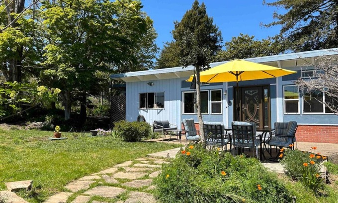 Inverness Casa | Blue Beauty - Sunny Garden, Walk to local beaches!