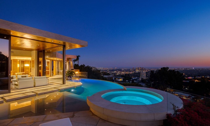 The Bird Streets Villa | Blue Jay Modern