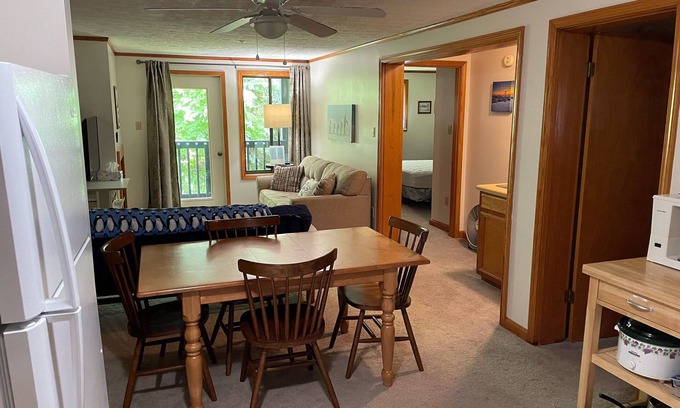 Claysburg Condominio | Blue Knob Condo - 2/Queen Bedrooms, 2/Full Baths, Indoor Pool, Wet Bar & WiFi