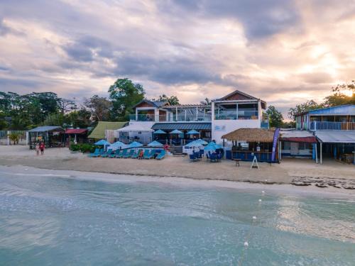 Negril Hotel | Blue Skies Beach Resort