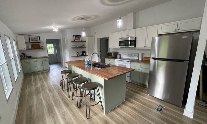 Gulfport Casa | Blueberry Hill - Peaceful get away for the whole family!