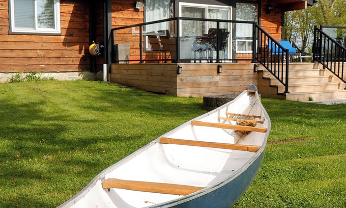 Ramara Cabaña | Bluebird Cottage - Lakefront - Casino