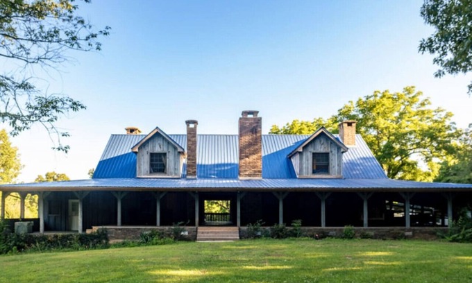 Mount Pleasant Casa | Bluebird Estate Ozark Retreat