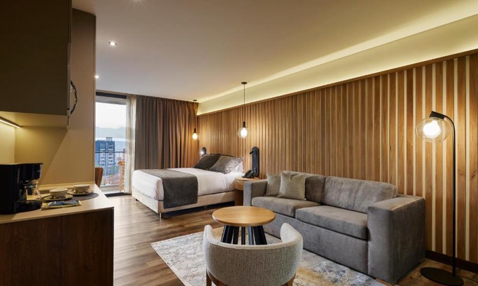 Los Naranjos Hotel | Blues Suites Medellín