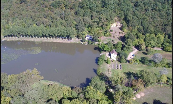 Panzoult Alquiler De Eote | boat-cabin on fishing pond in protected natural area
