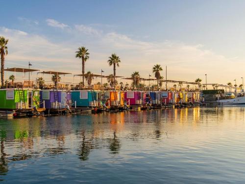 La Línea de la Concepción Alquiler De Eote | Boat Haus - Casas Flotantes frente a Gibraltar