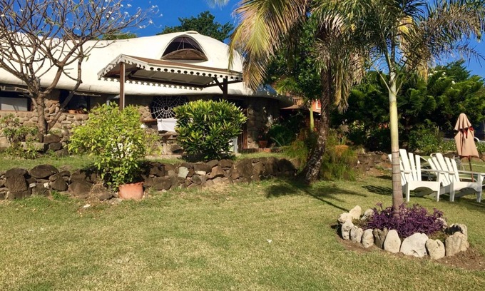 Hillsborough Cabaña | Bogles Round House