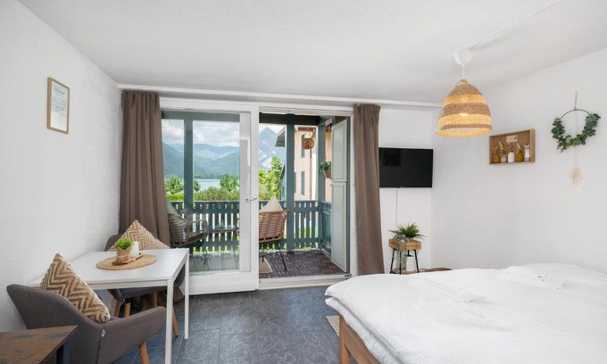 Darligen Apartamento | "Boho Oase" with lake view and pool