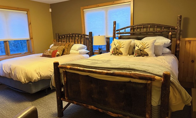 Bolton Landing Apartamento | Bolton Landing - walk to town! Come visit any Season!