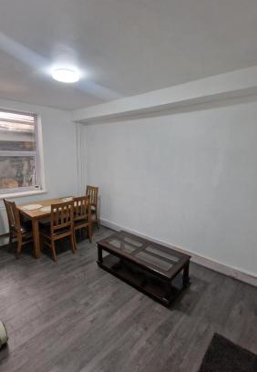 Bolton Casa | Bolton rooms for Work and lesure