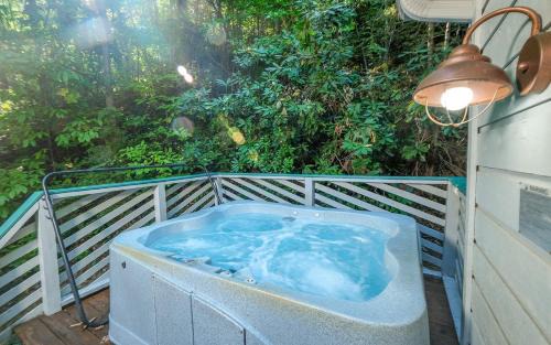 Chalet Village Villa | Bonnie and Clyde