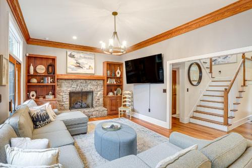 Boone Casa | Boone Home with Fire Pit - Near App Ski and Sugar Mtn!