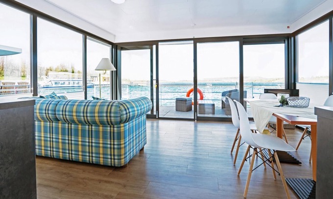 Braunsbedra Alquiler De Eote | Bootshaus Familia y amigos en Geiseltalsee.