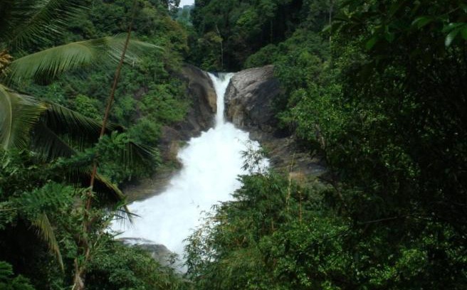 Eratnagoda Hotel | Bopath Falls Rock Chalets