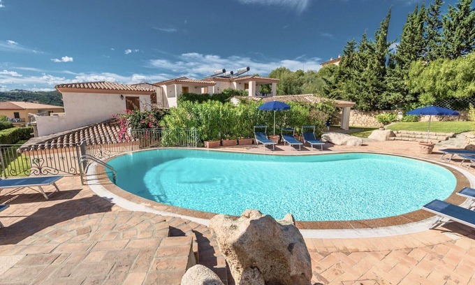 Tanaunella Apartamento | Bouganvillage Two-room apartment sleeps 4, WIFI, A.C