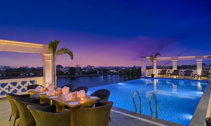 Lake Swaroop Sagar Hotel | Brahma Niwas - Best Lake View Hotel in Udaipur