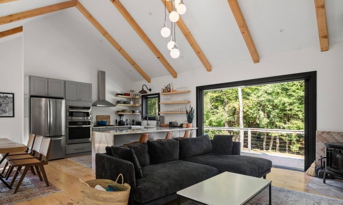 Moscow Casa | Brand new Beautiful Modern Clean Home On River