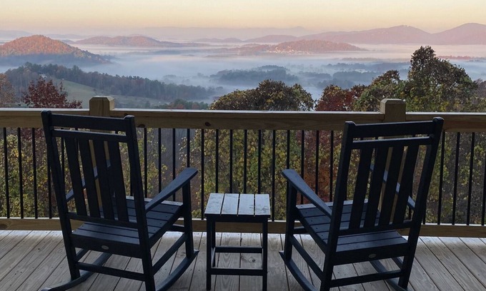 Hendersonville Casa | Brand new modern mountain cabin with incredible views!! Game room, fire pit..