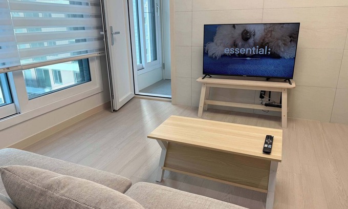 Seongnae-dong Apartamento | Brand new spacious apt. 2 rooms, line 5/9, Olympic, KSPO, VHS, Asan, Lotte Tower