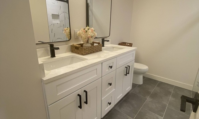 Auburn Bay Apartamento | Brand New Suite in Southeast - Free parking & Pet Friendly