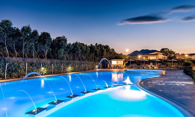 Cardedu Villa | Villa NUEVA con piscina privada, aire acondicionado en un pueblo frente al mar