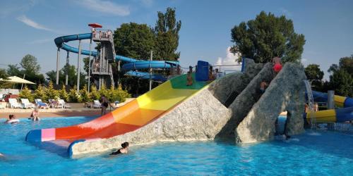 Nove Zamky Apartamento | Brasna apartment 3-Kupalisko