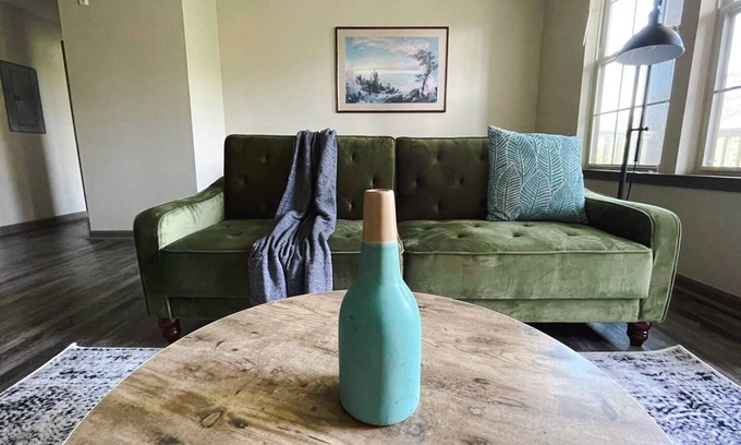 Ferndale Casa | Breathtaking 1BD/1BA w/Balcony + Gym - Little Rock