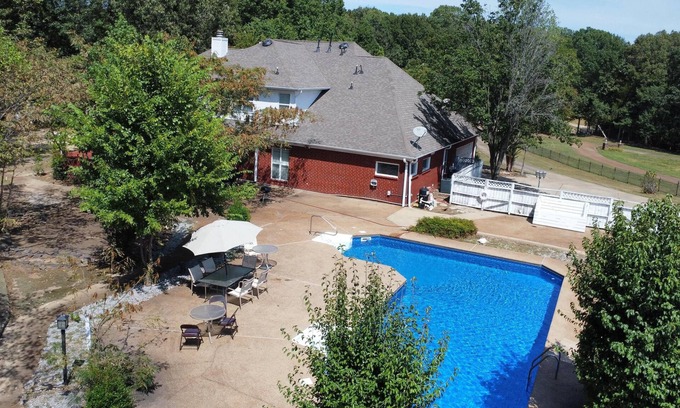 Southaven Casa | Breathtaking 8 BR+ Extra room w/ Pool- Lake View