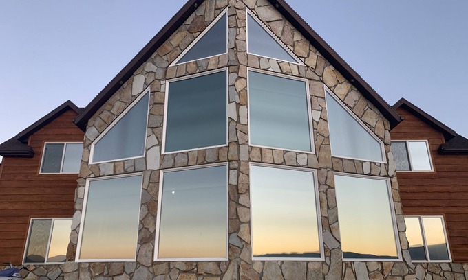 Dingle Casa | Breathtaking Bear Lake Sunset Views