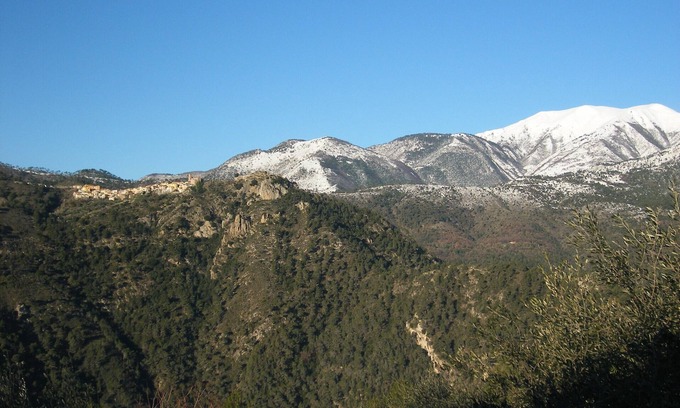 Breil-sur-Roya Casa | Villa apartamento totalmente independiente con jardín para 6 personas