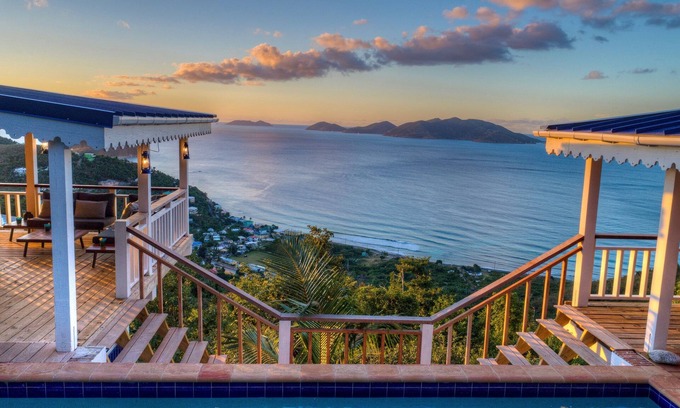 West End Villa | Pelican Peak Villa, vistas panorámicas de la isla, a pocos minutos de las mejores playas.