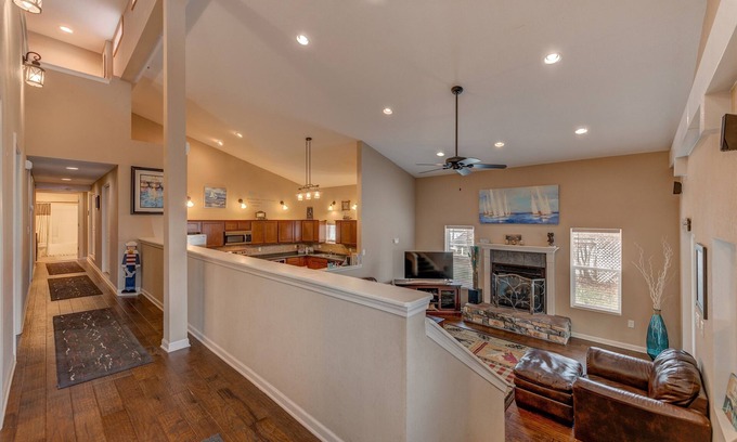 Pepin Condominio | Breeze Condo - Luxury Stay 2 Blocks from Beach