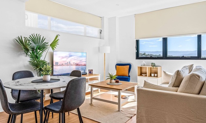 Shellharbour City Centre Apartamento | Bright & Breezy Lakeview Retreat in Shellharbour